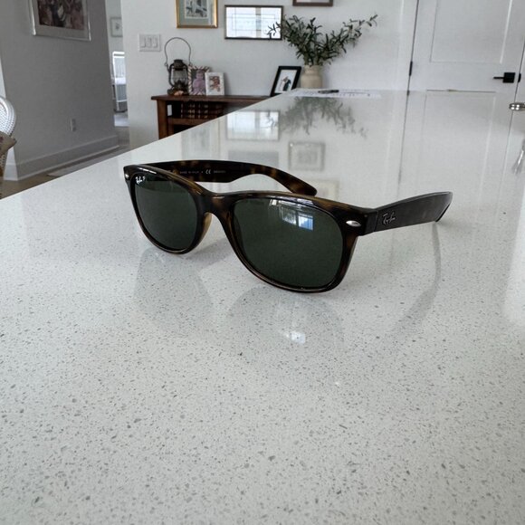 Ray Ban Wayfarers - Picture 3 of 4